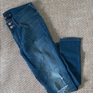 Hollister Size 5 Stretch Mid Rise Crop Skinny Jean